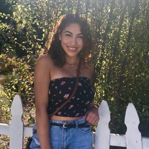 Meet your Posher, Lesly